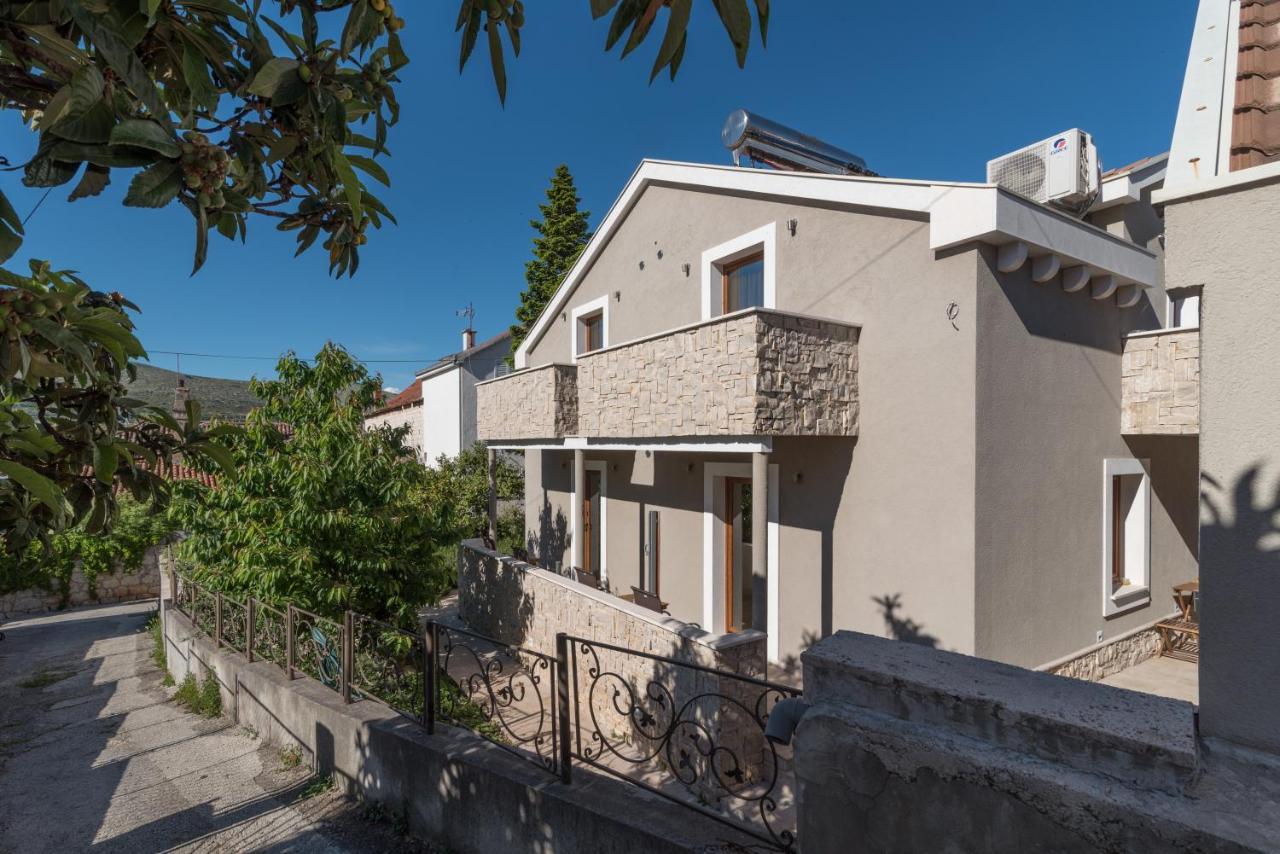 Villa Lucica Trogir Exterior photo